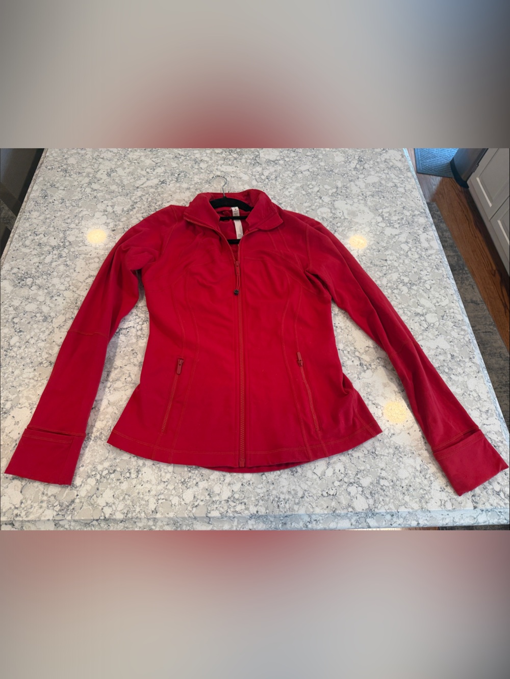 Lululemon Women’s Red Zip fitted Jacket size 8